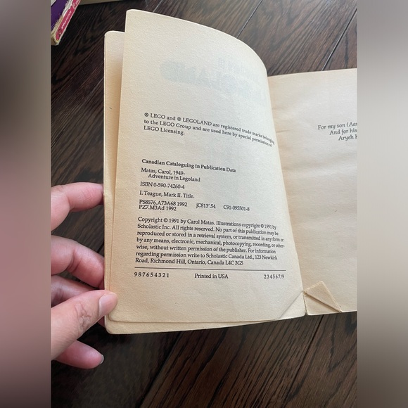 2 Paperback Used Book: Adventure in Legoland by Carol Matas - Picture 6 of 9